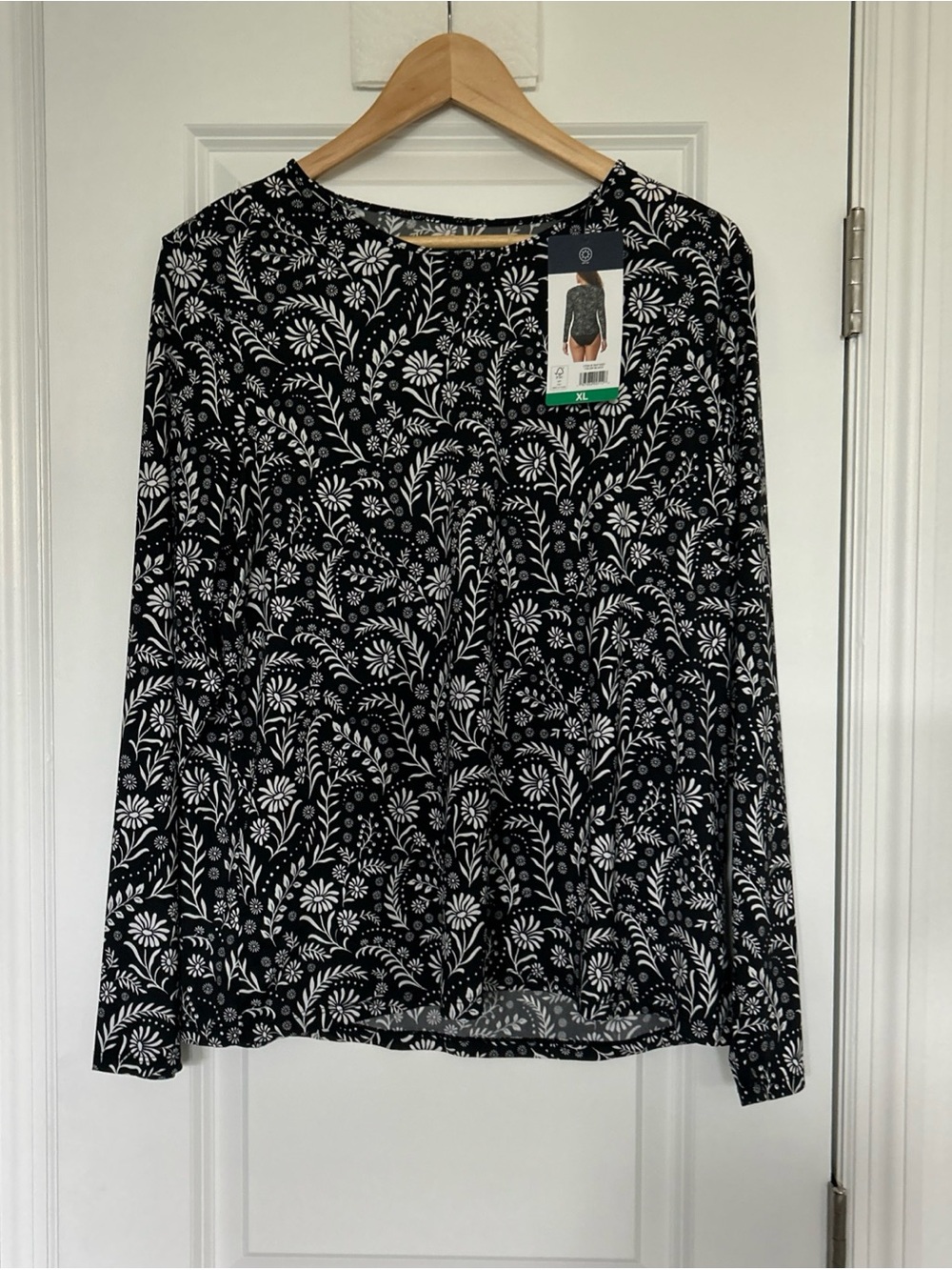 Lands End Womens UPF 50 Black & White Floral Long Sleeve Swim Tee XL NWT